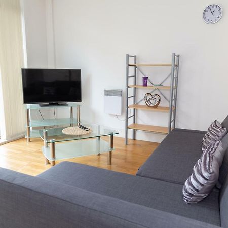 Serviced Apartment In Liverpool City Centre - Free Parking - Balcony - By Happy Days Luaran gambar