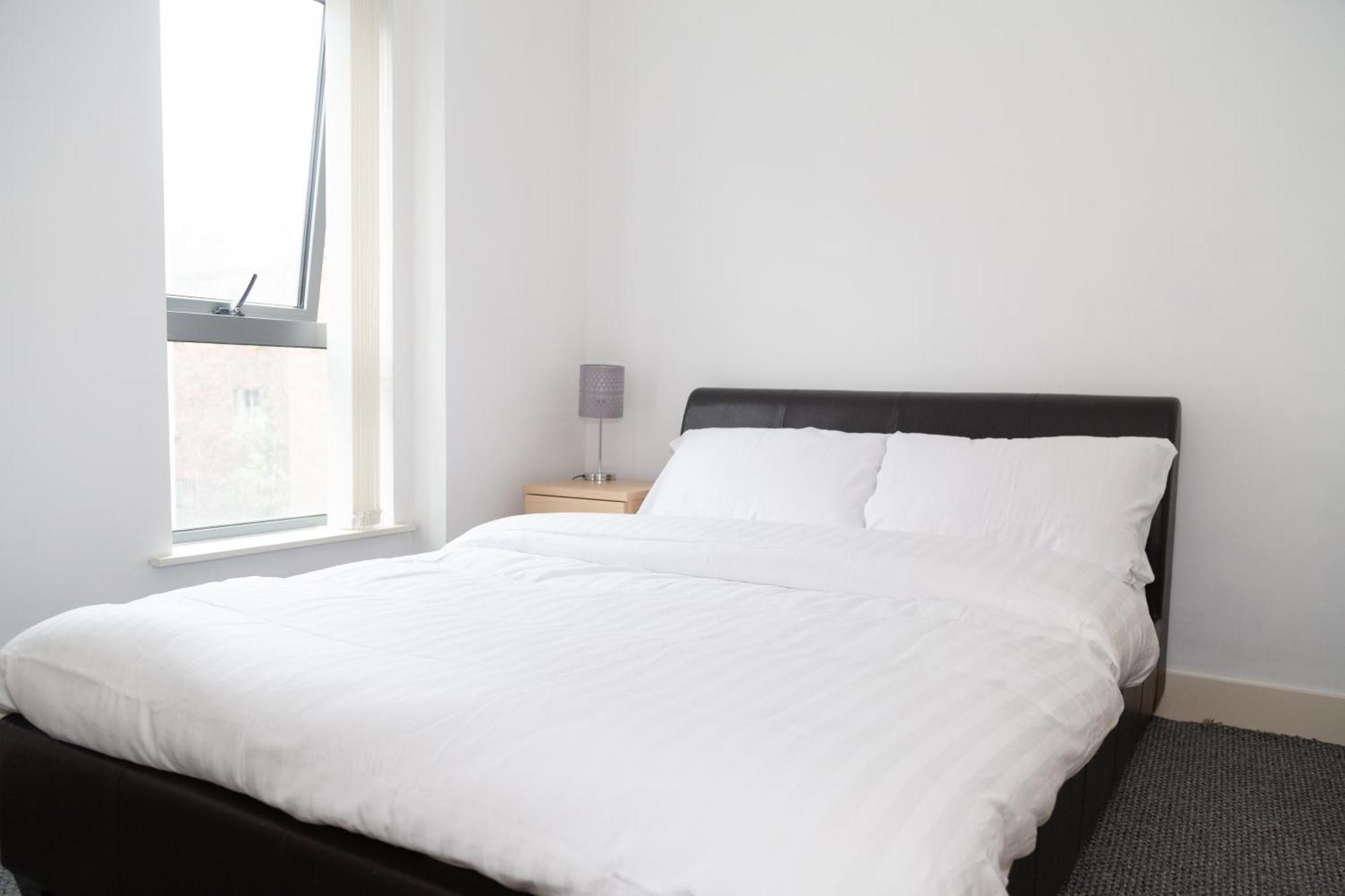 Serviced Apartment In Liverpool City Centre - Free Parking - Balcony - By Happy Days Luaran gambar