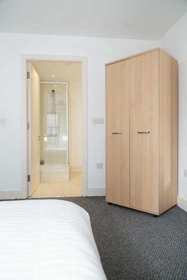 Serviced Apartment In Liverpool City Centre - Free Parking - Balcony - By Happy Days Luaran gambar