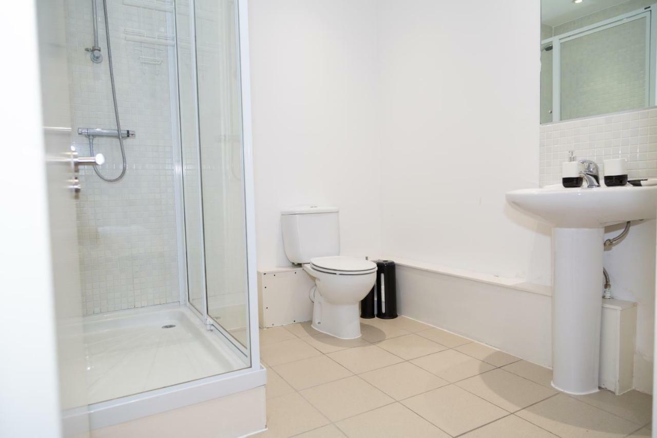 Serviced Apartment In Liverpool City Centre - Free Parking - Balcony - By Happy Days Luaran gambar
